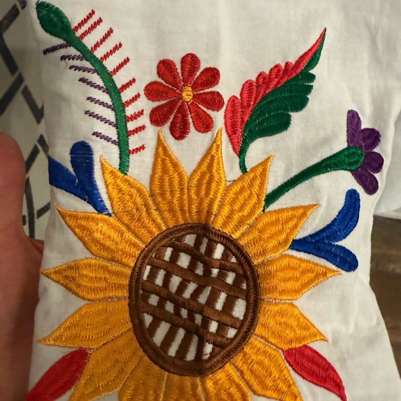 Embroidered Vibrant Floral Fiesta Top XL - Picture 10 of 10